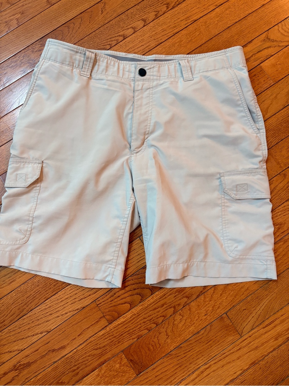 Roundtree and York cargoshorts